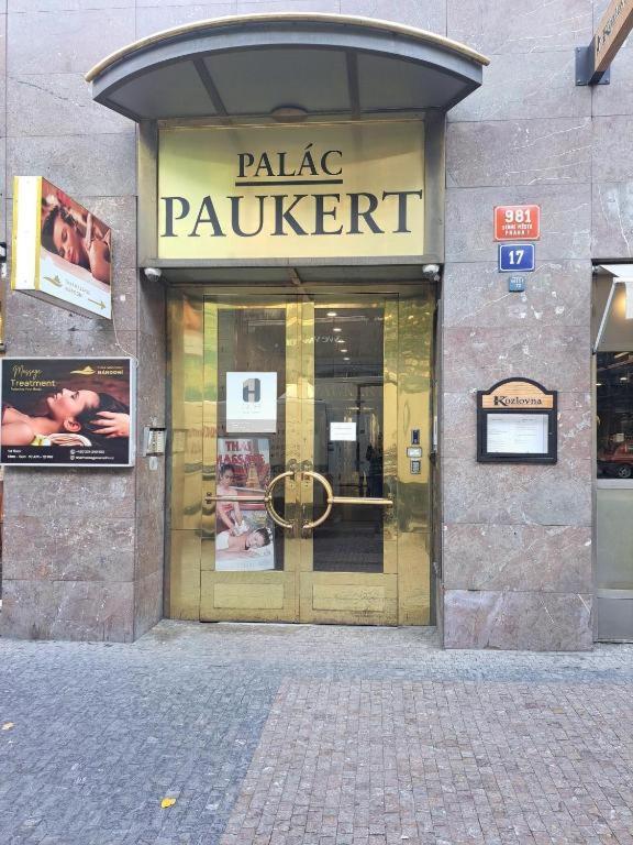 Enter City Center Prag Eksteriør billede